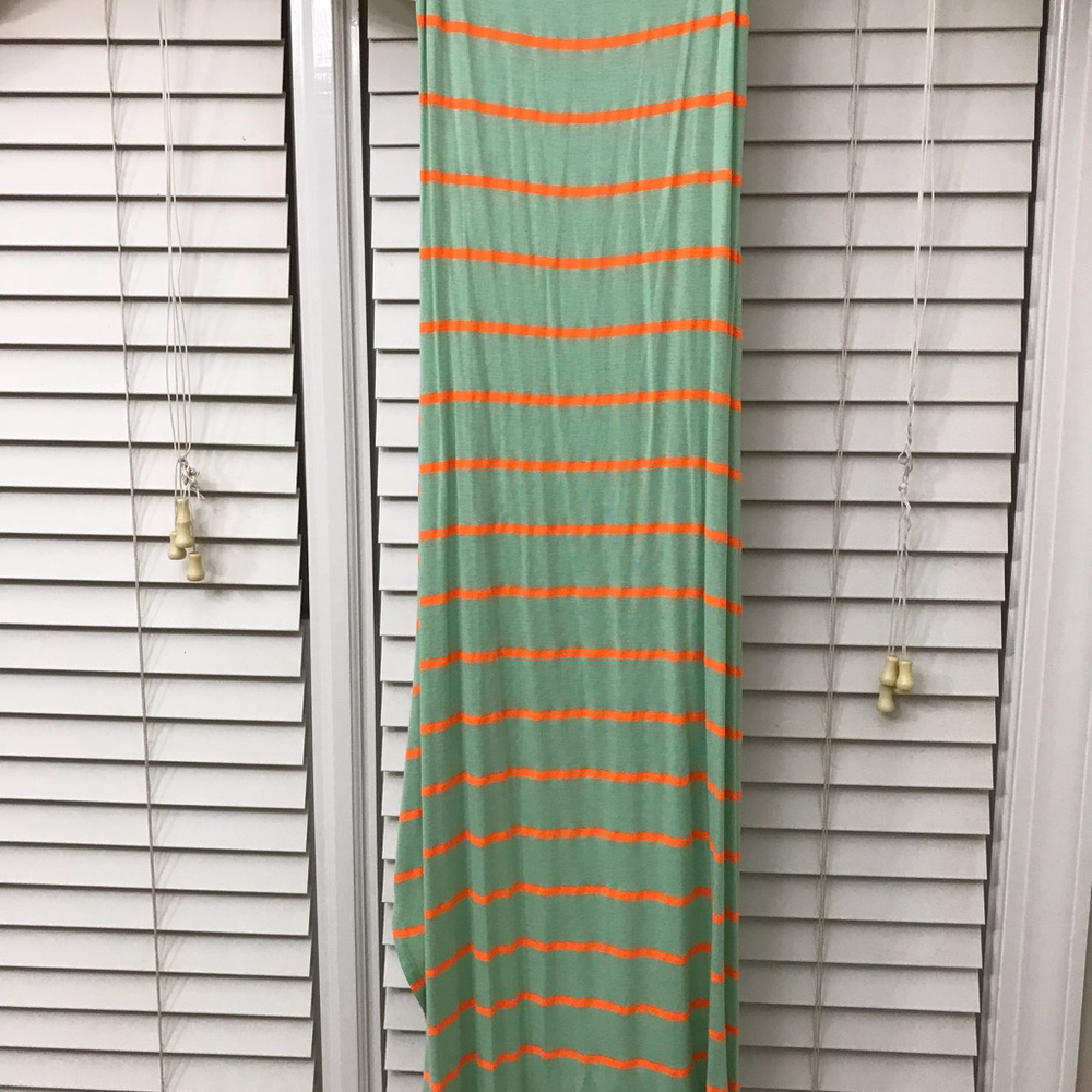 Dress - Picture 6 of 8